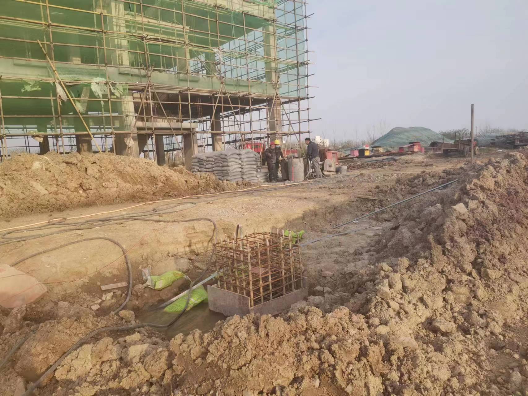 兴宾当桥梁出现裂缝的时候应该及时加固修补